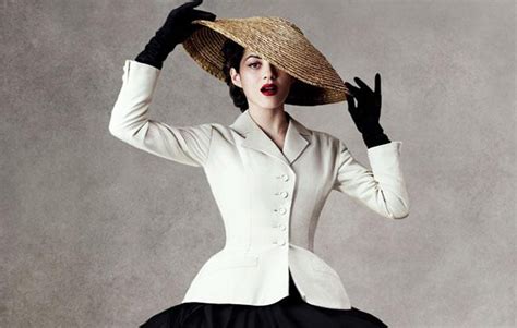 tailleur bar dior histoire|dior's bar suit.